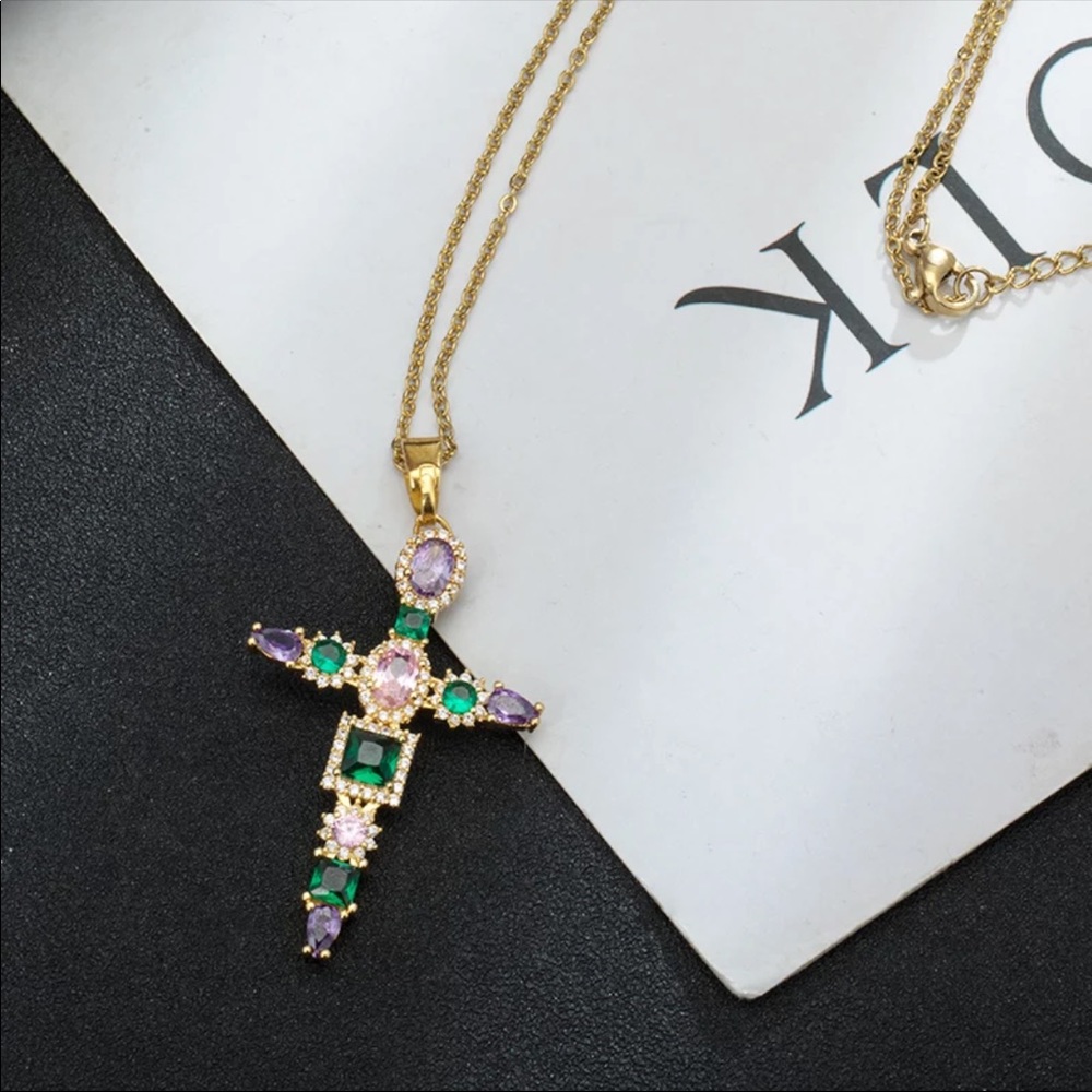 New gold shiny classic beautiful holy cross - Picture 3 of 3